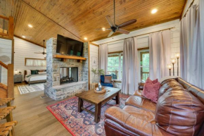 Tree-Lined Broken Bow Studio Cabin with Hot Tub!